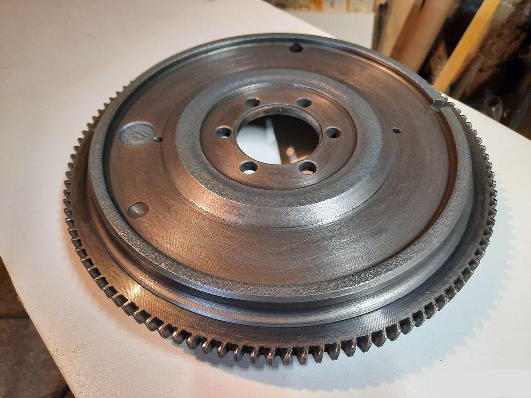 Volant Moteur Allégé Peugeot 404 LesAnciennes.com