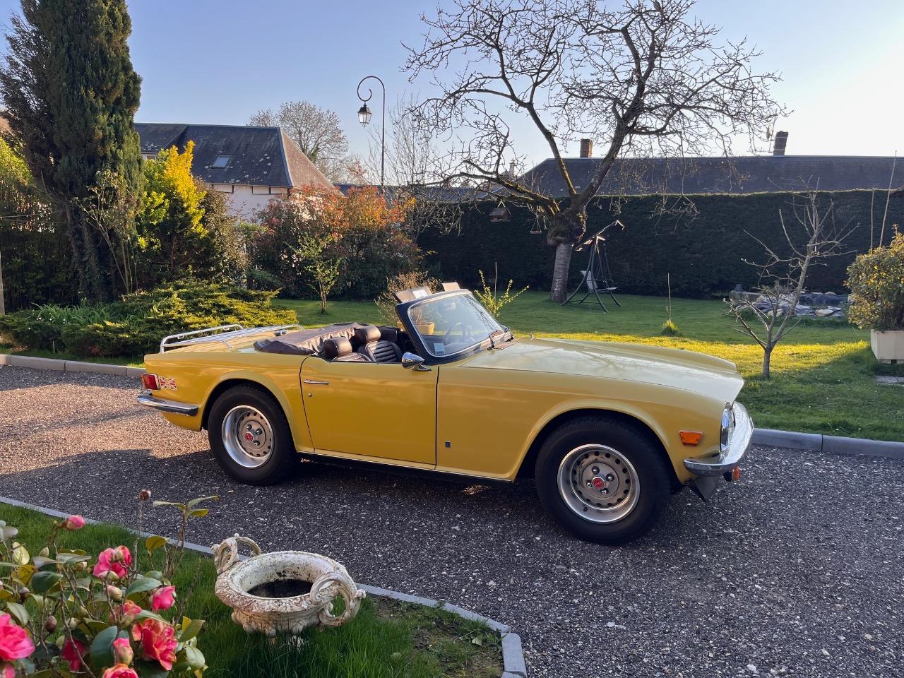 TRIUMPH TR6 - 1976 LesAnciennes.com