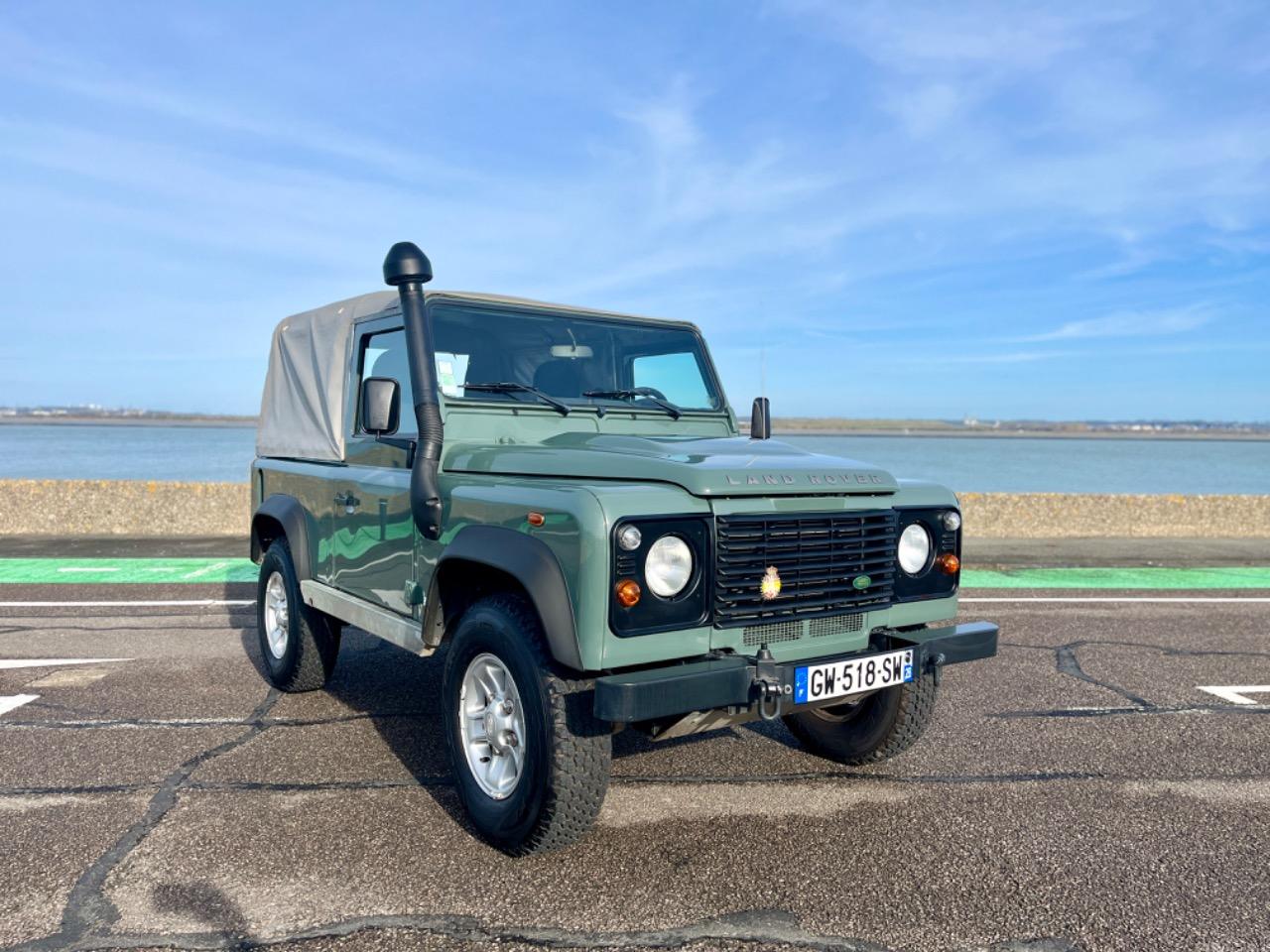 LAND ROVER 90 Defender TD4 SOFTTOP - 2008 LesAnciennes.com