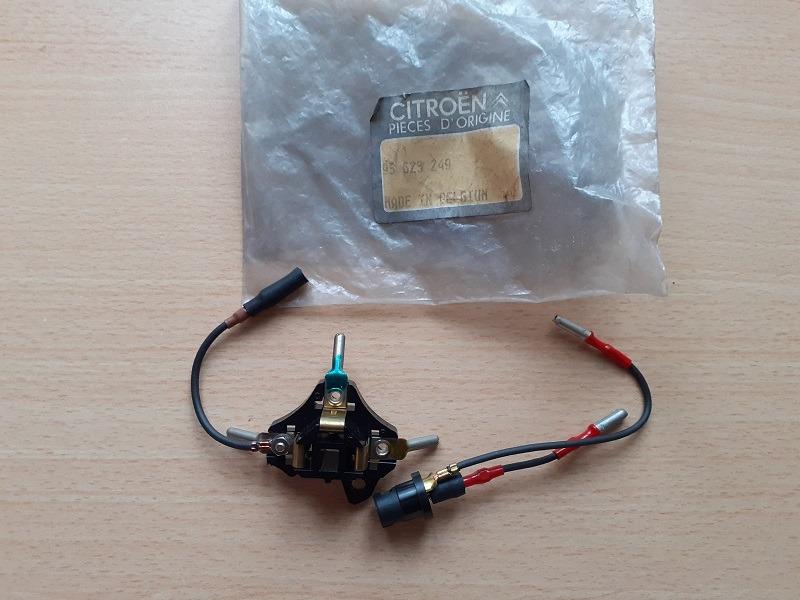 Porte ampoule CITROEN LesAnciennes.com