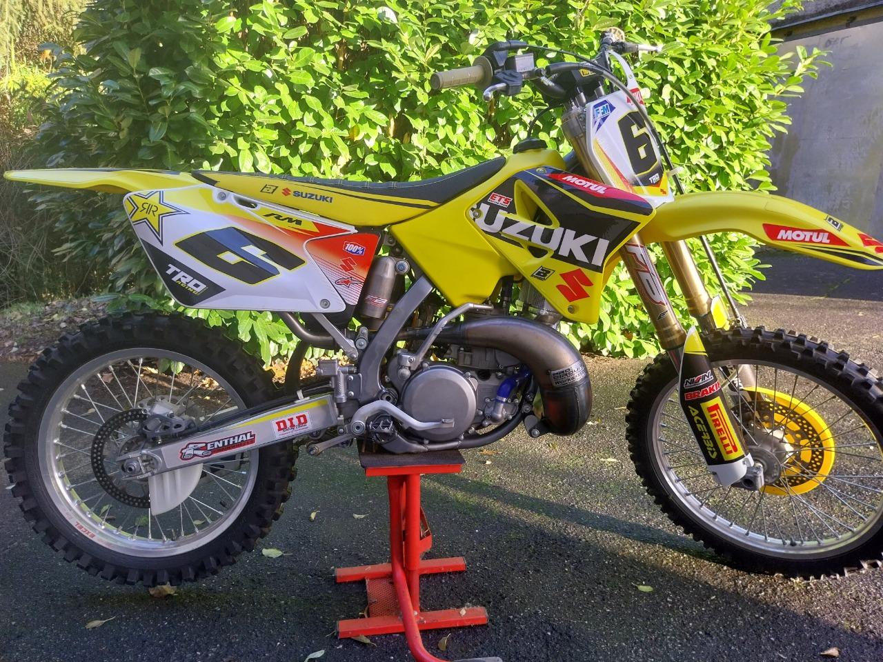 SUZUKI RM 250 2Tps - 2004 LesAnciennes.com