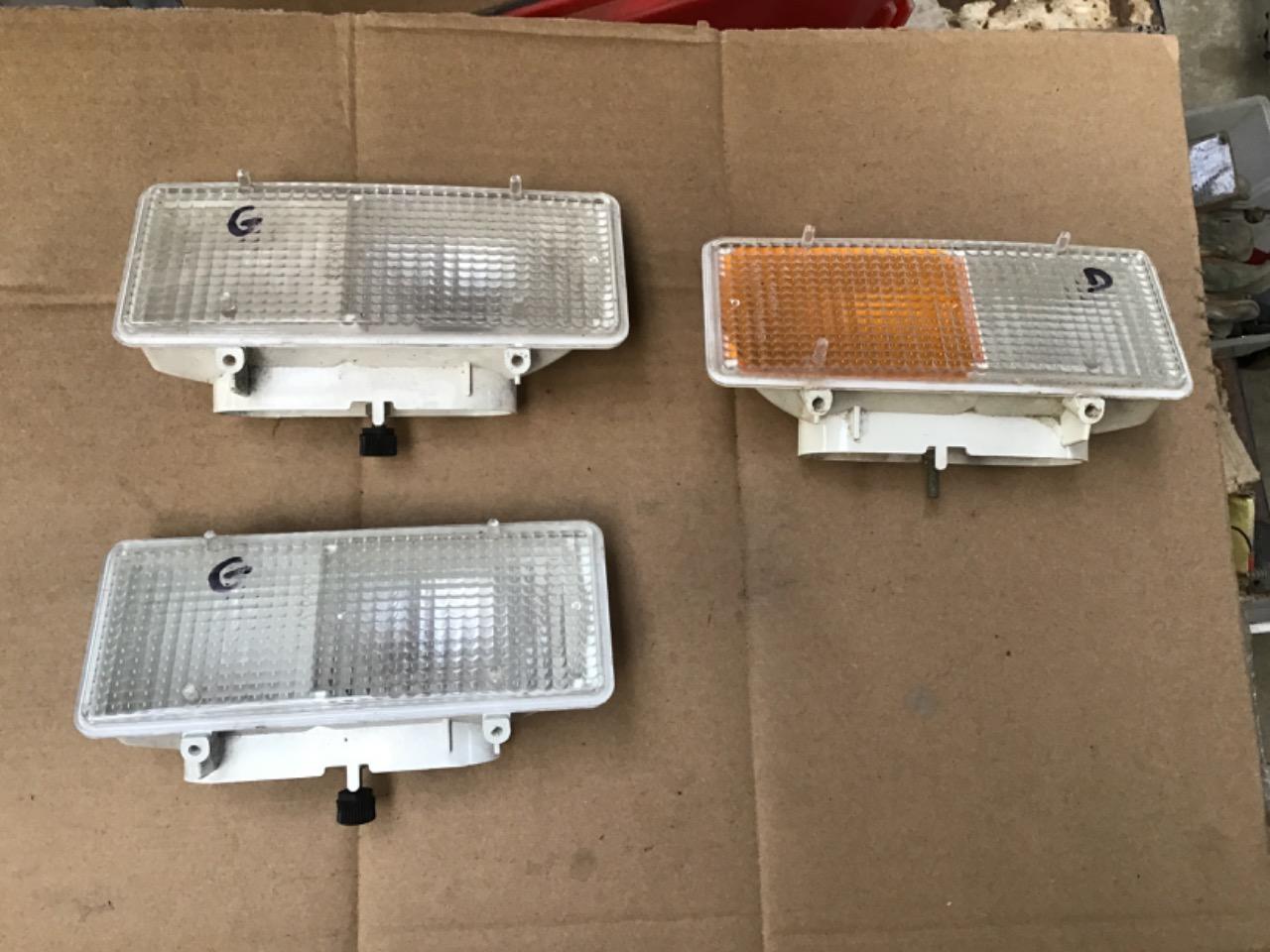 CLIGNOTANTS AVANTS NEUFS RENAULT 6 (R6) LesAnciennes.com