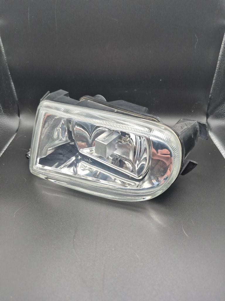 Phare Anti-brouillard AVD Renault Clio Phase 3 LesAnciennes.com