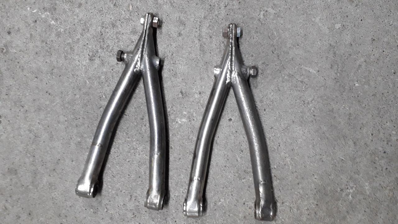 Triangles LOTUS Elan LesAnciennes.com