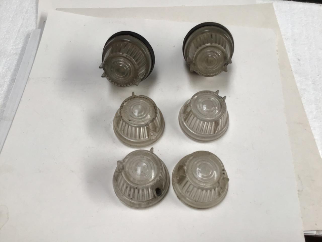 CLIGNOTANTS AVANT RENAULT DAUPHINE. 4L LesAnciennes.com