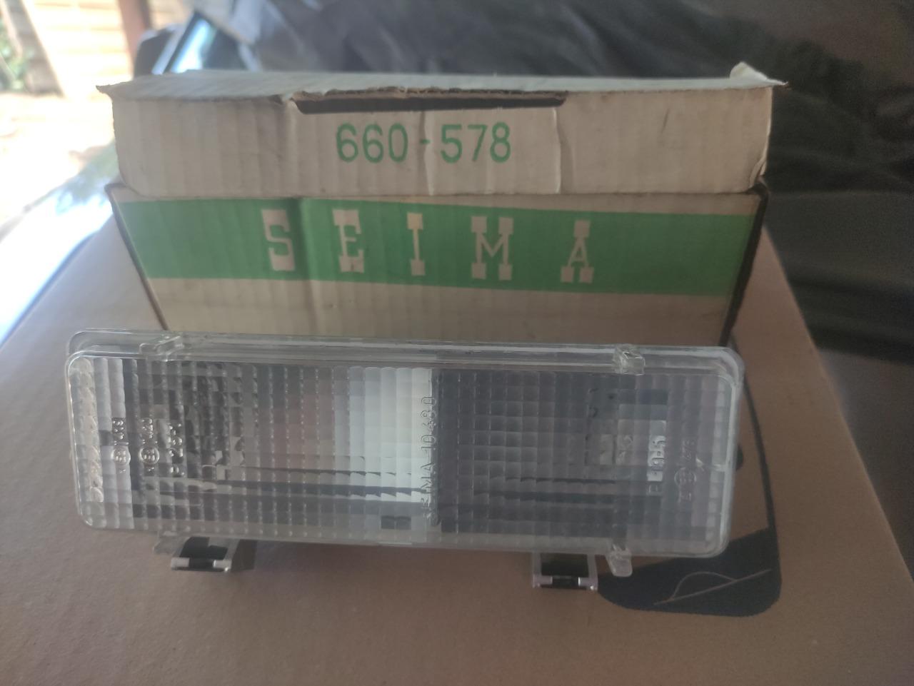 Clignotant veilleuse RENAULT 12 (R12) LesAnciennes.com