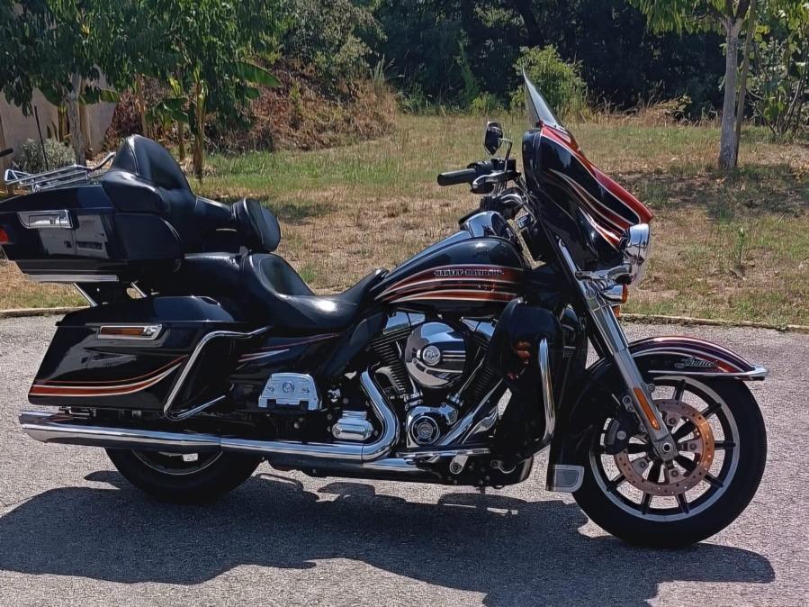HARLEY DAVIDSON Electra Glide Ultra Limited LesAnciennes.com