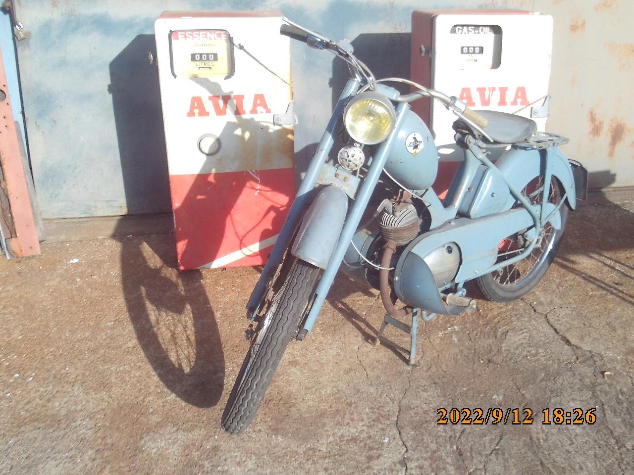 MONET GOYON Castor Y2 - 1950 LesAnciennes.com