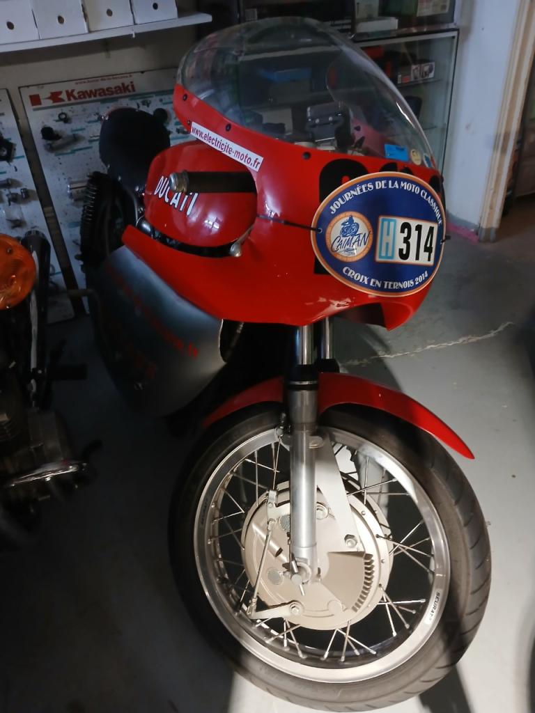 DUCATI 350 Desmo - 1973 LesAnciennes.com
