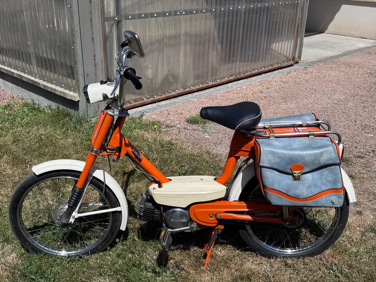 HONDA P 50 - 1975 LesAnciennes.com