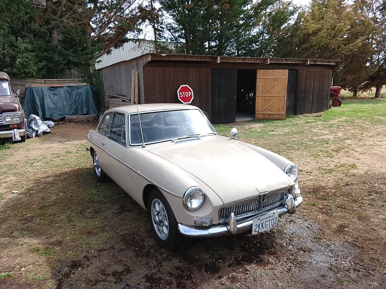 MG MGB Gt - 1967 LesAnciennes.com
