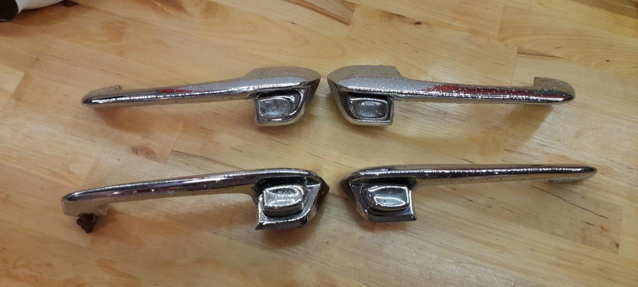 lot-de-poign-es-de-portes-simca-vedette-vendre