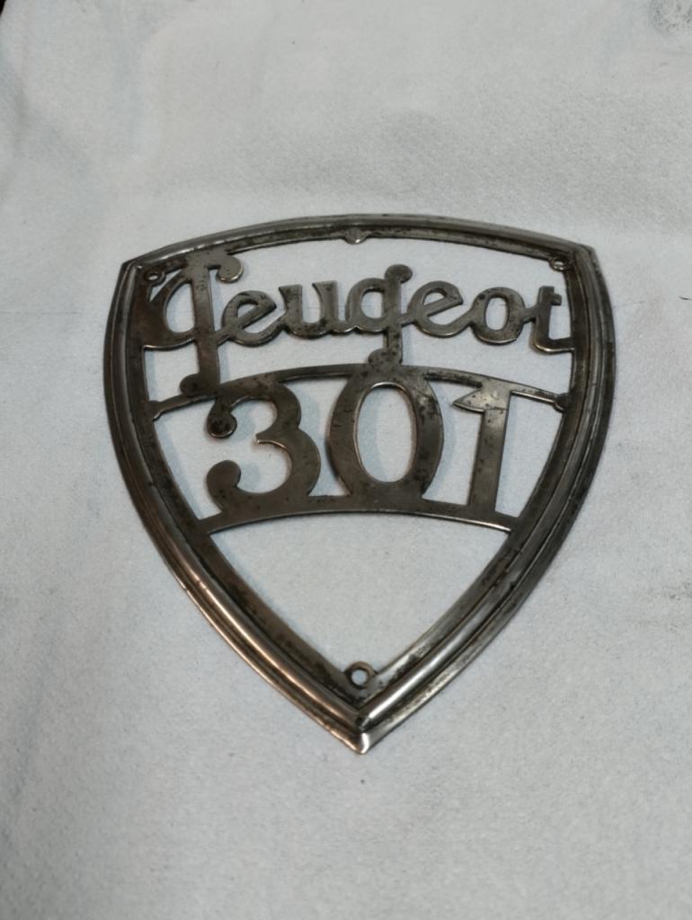 Logo emblème PEUGEOT 301 LesAnciennes.com