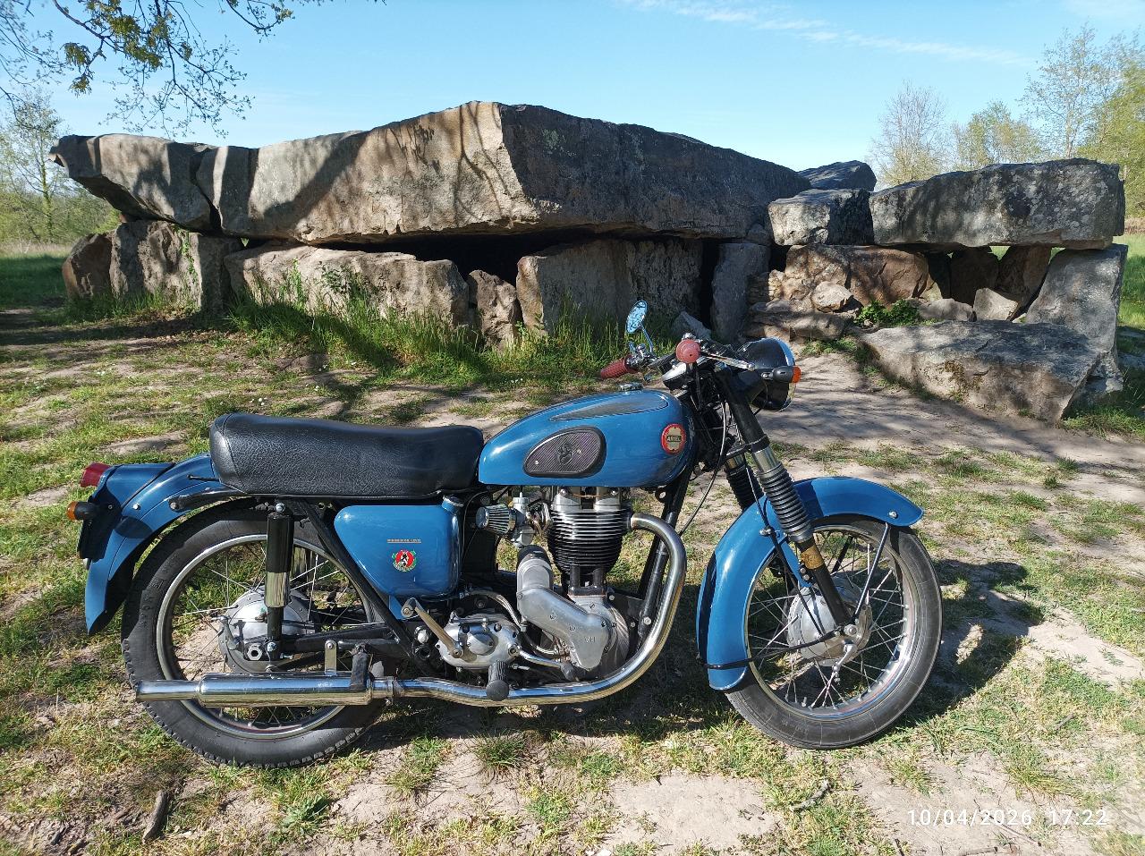 ARIEL Red Hunter 500 - 1958 LesAnciennes.com