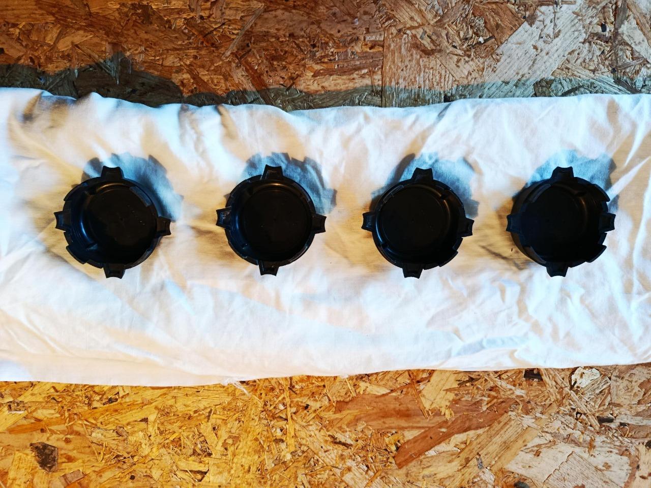 Cabochons RENAULT Super 5 LesAnciennes.com