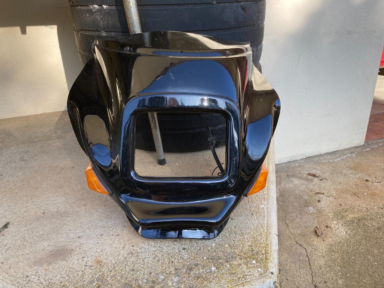 Pièces CARENAGE TETE DE FOURCHE TOURISME LesAnciennes.com