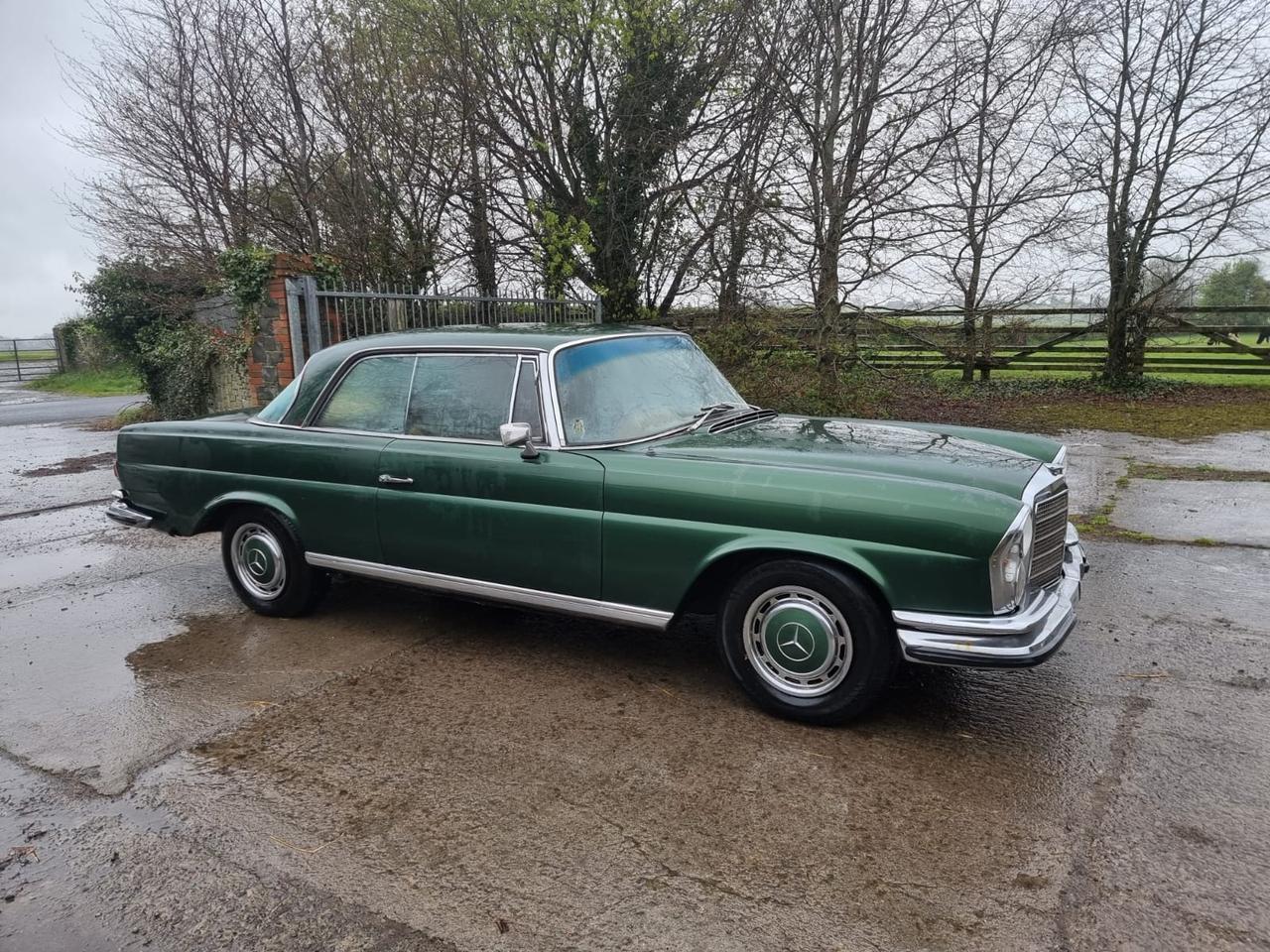 1970 Mercedes-Benz 280SE 3.5 Coupe W111 LesAnciennes.com
