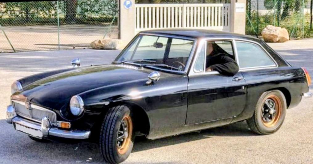 MG MGB GT - 1974 LesAnciennes.com