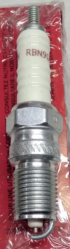 Bougie Champion PEUGEOT 205 GTi LesAnciennes.com