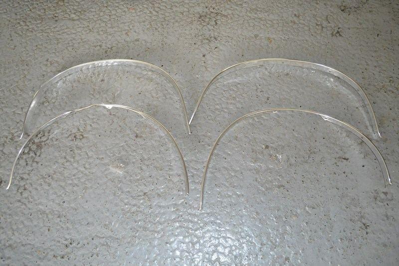 Kit baguettes d'ailes, chromées FORD Mustang 67/6 LesAnciennes.com