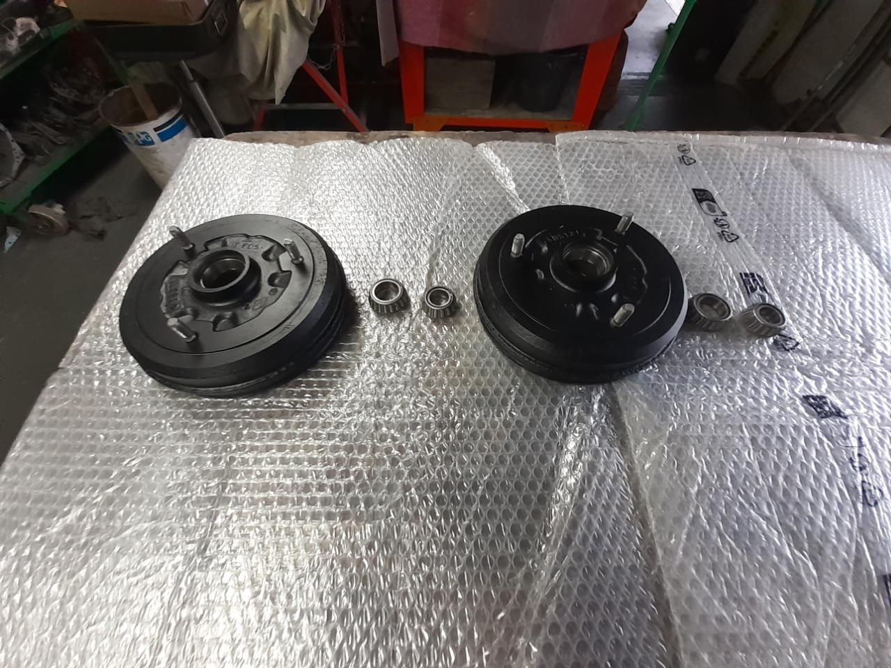 Tambours RENAULT 4 (R4) LesAnciennes.com