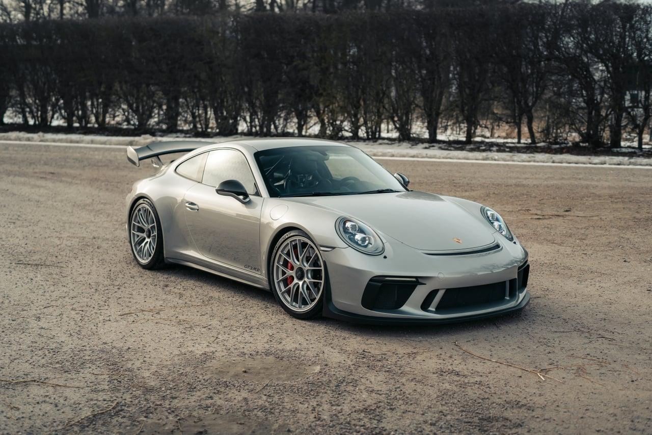 2018 Porsche 911 GT3 991.2 Manthey Racing Coupé LesAnciennes.com