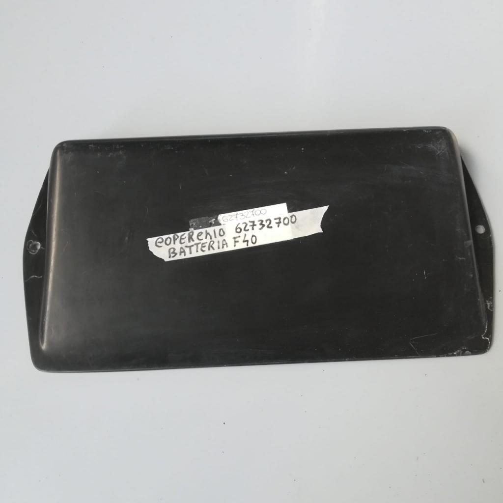 Cache batterie pour Ferrari F40 LesAnciennes.com