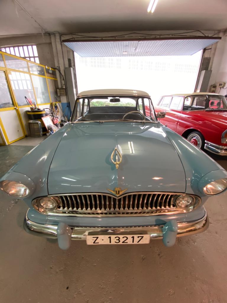 SIMCA Vedette Versalles - 1955 LesAnciennes.com