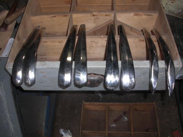 Nez de capot PEUGEOT 203 LesAnciennes.com