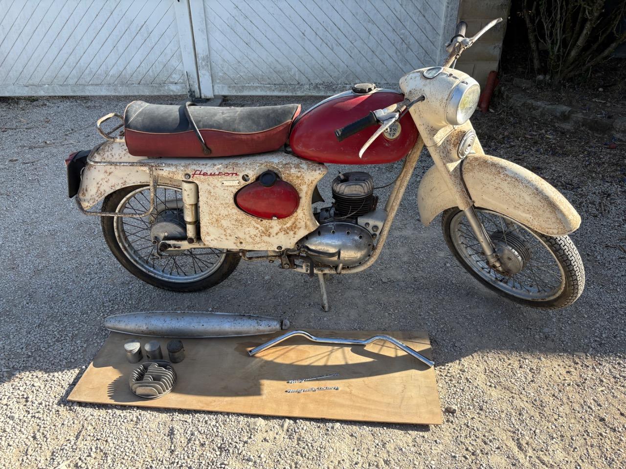 MAGNAT DEBON moteur proto 2 temps - 1956 LesAnciennes.com