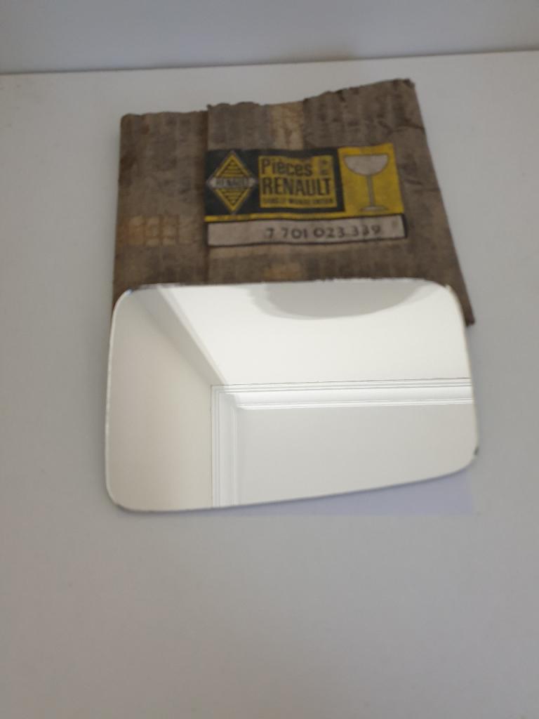 Glace Retroviseur Ext G Renault R4 LesAnciennes.com
