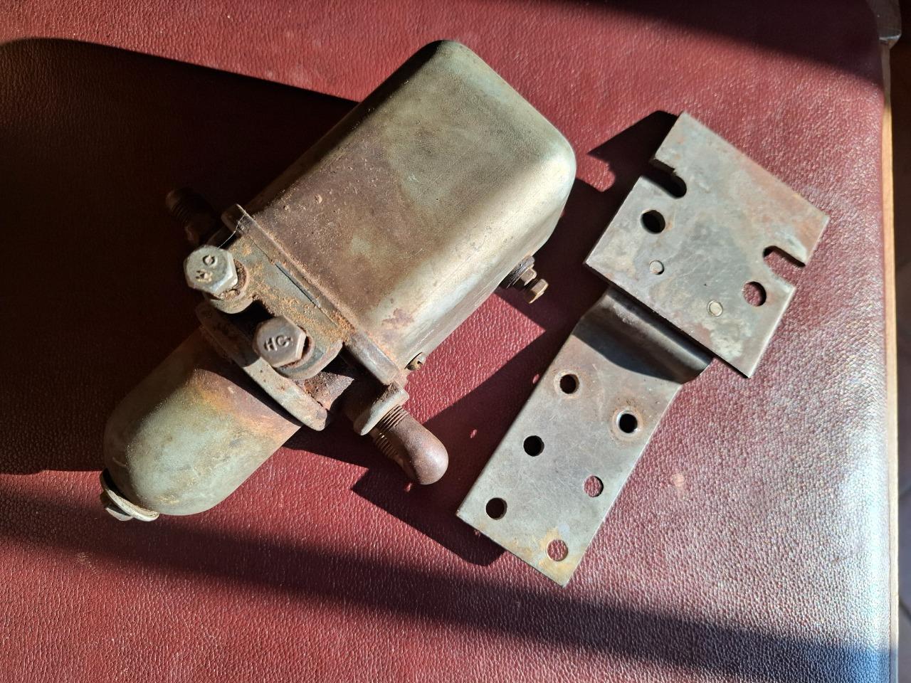 PORSCHE 356 et autres 1950, une pompe Autopulse LesAnciennes.com