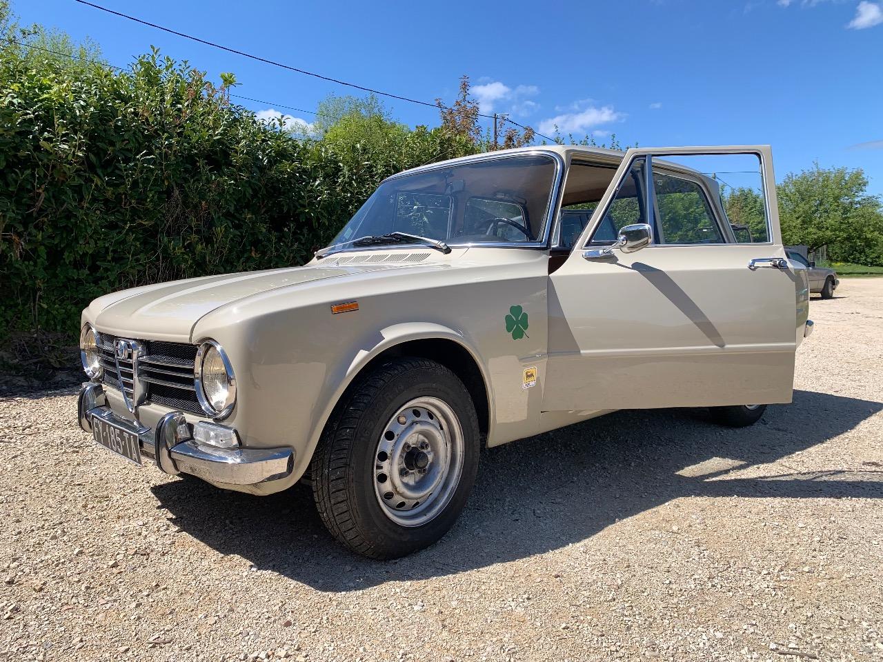 ALFA ROMEO Giulia 1300 ti - 1968 LesAnciennes.com