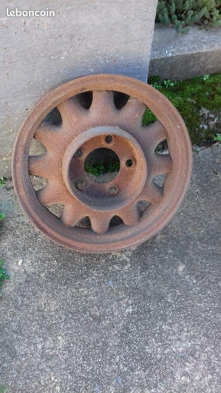 Jante RENAULT Primaquatre LesAnciennes.com