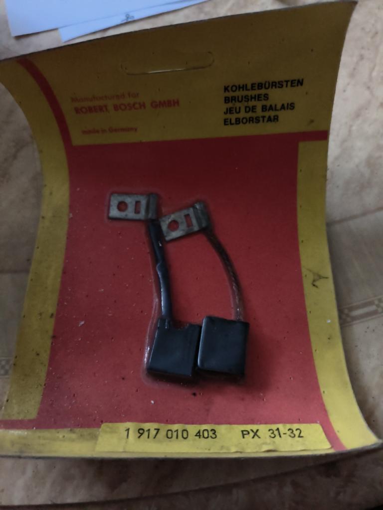 Jeu de balais charbon BOSCH neuf PX 31-32 LesAnciennes.com