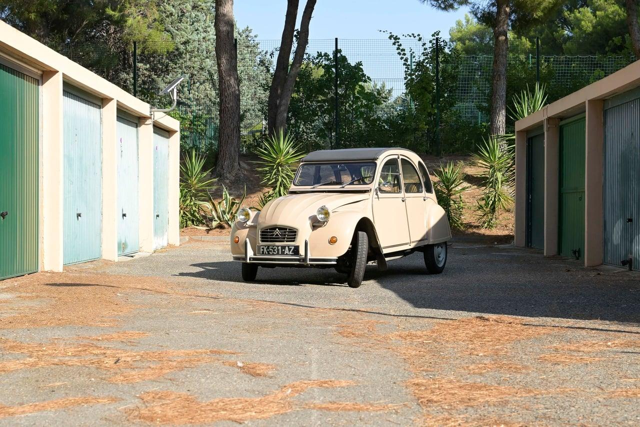 1982 Citroën 2CV6 LesAnciennes.com
