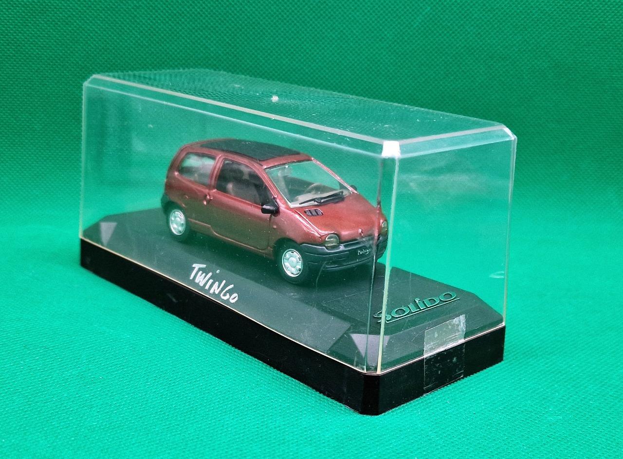 Renault Twingo découvrable LesAnciennes.com