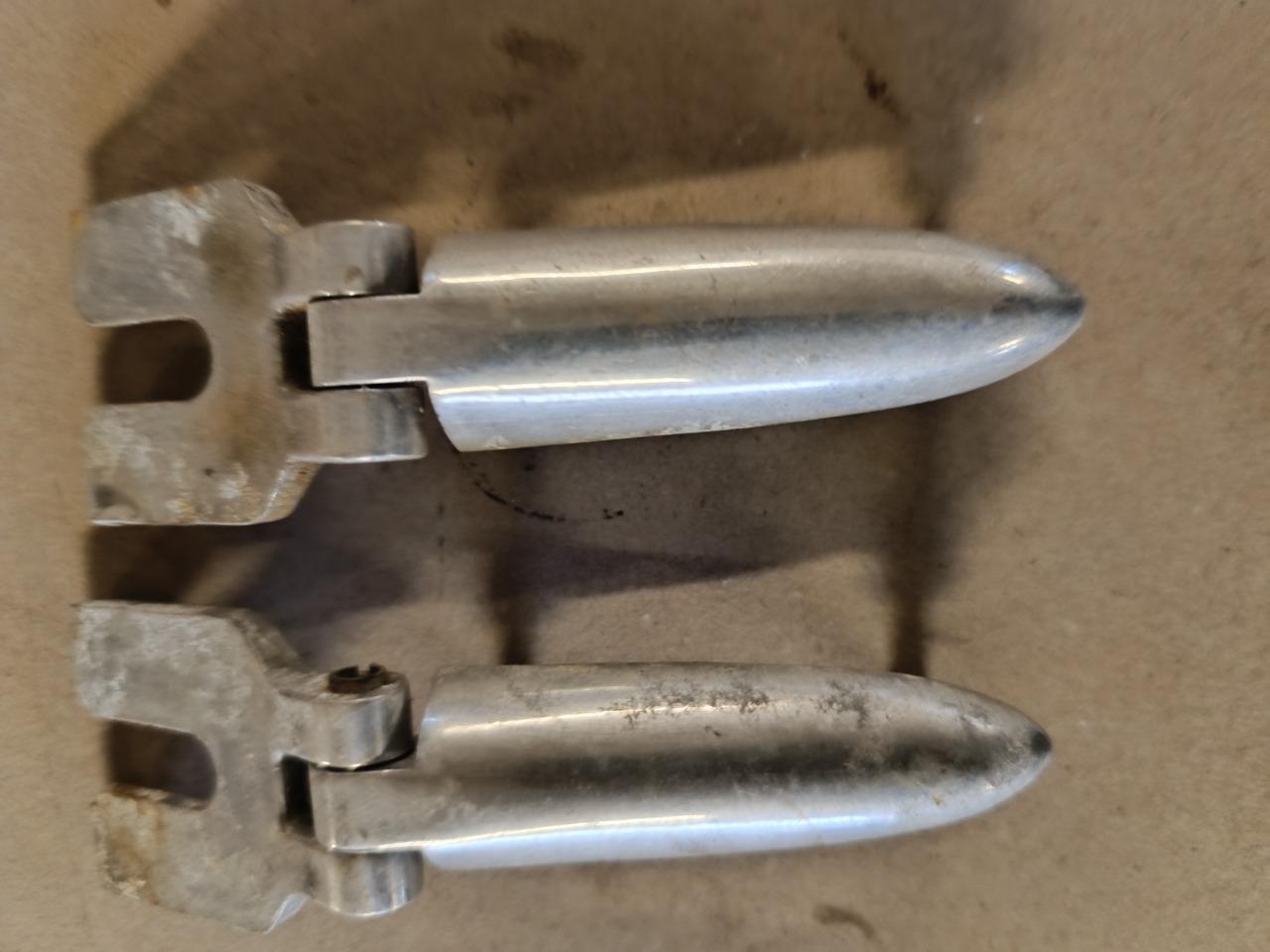 Charnières LesAnciennes.com