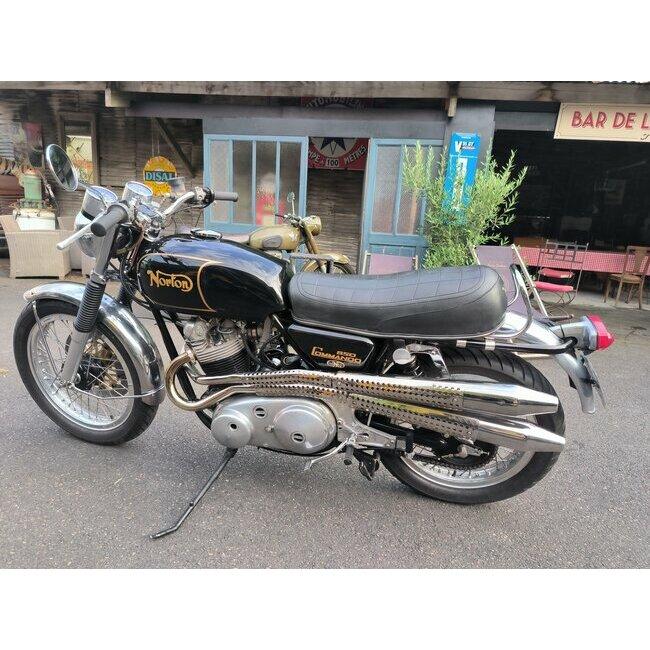 NORTON Commando MK3 - 1975 LesAnciennes.com