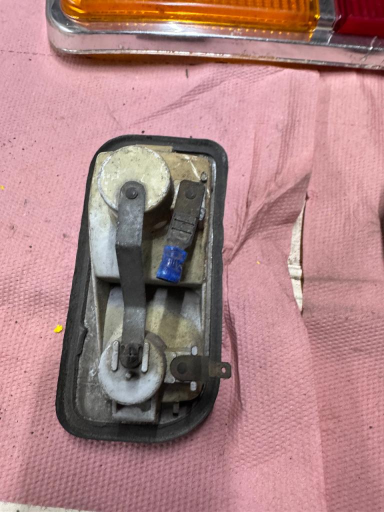 Pièces RENAULT estafette / r16 4L /super5 LesAnciennes.com