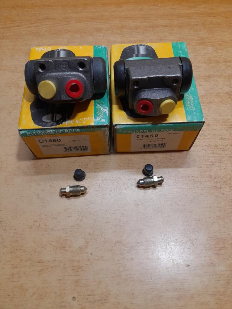 Paire de Cylindres de Roue Ford Escort Taunus LesAnciennes.com
