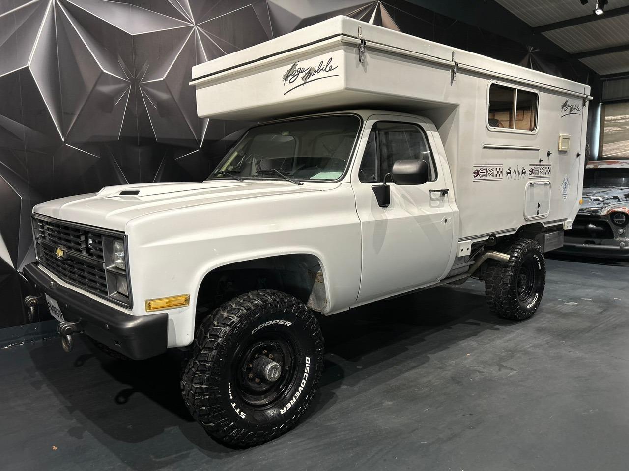 CHEVROLET Chevy Silverado K30 - 1985 LesAnciennes.com