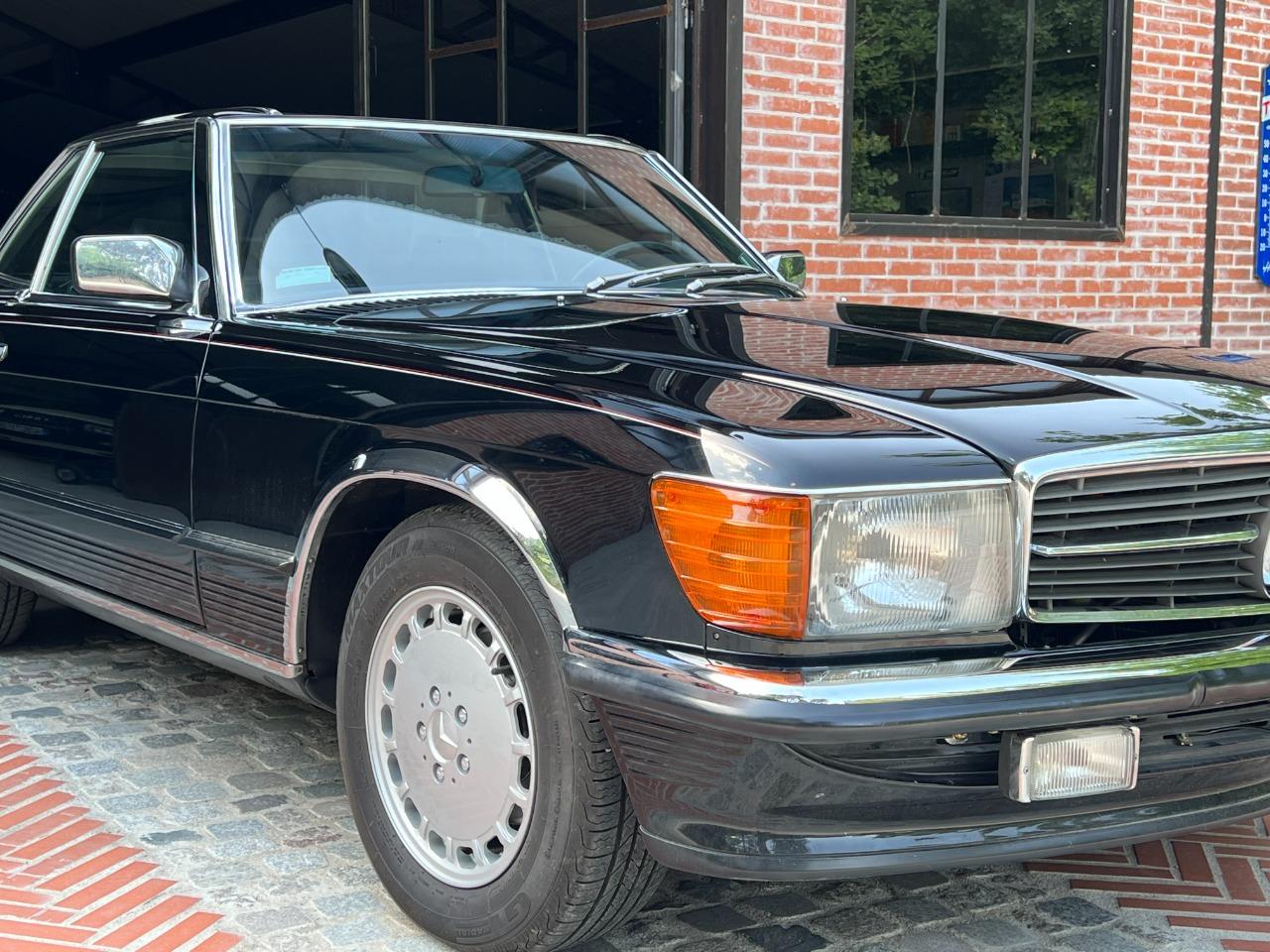 MERCEDES 560 SL w107 - 1986 LesAnciennes.com