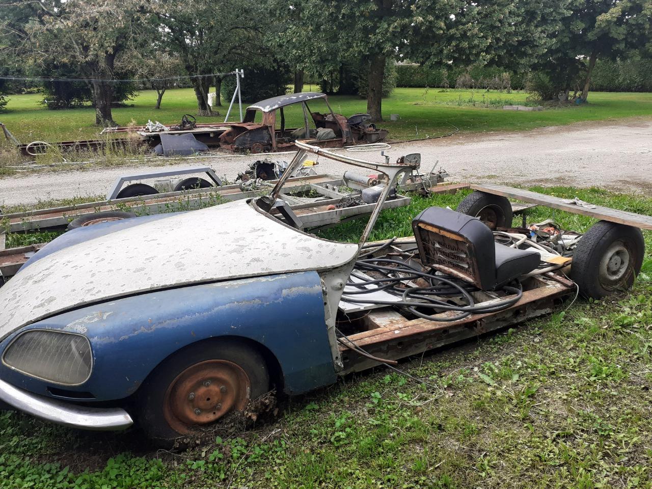 Chassis CITROEN DS ID20F commerciale LesAnciennes.com