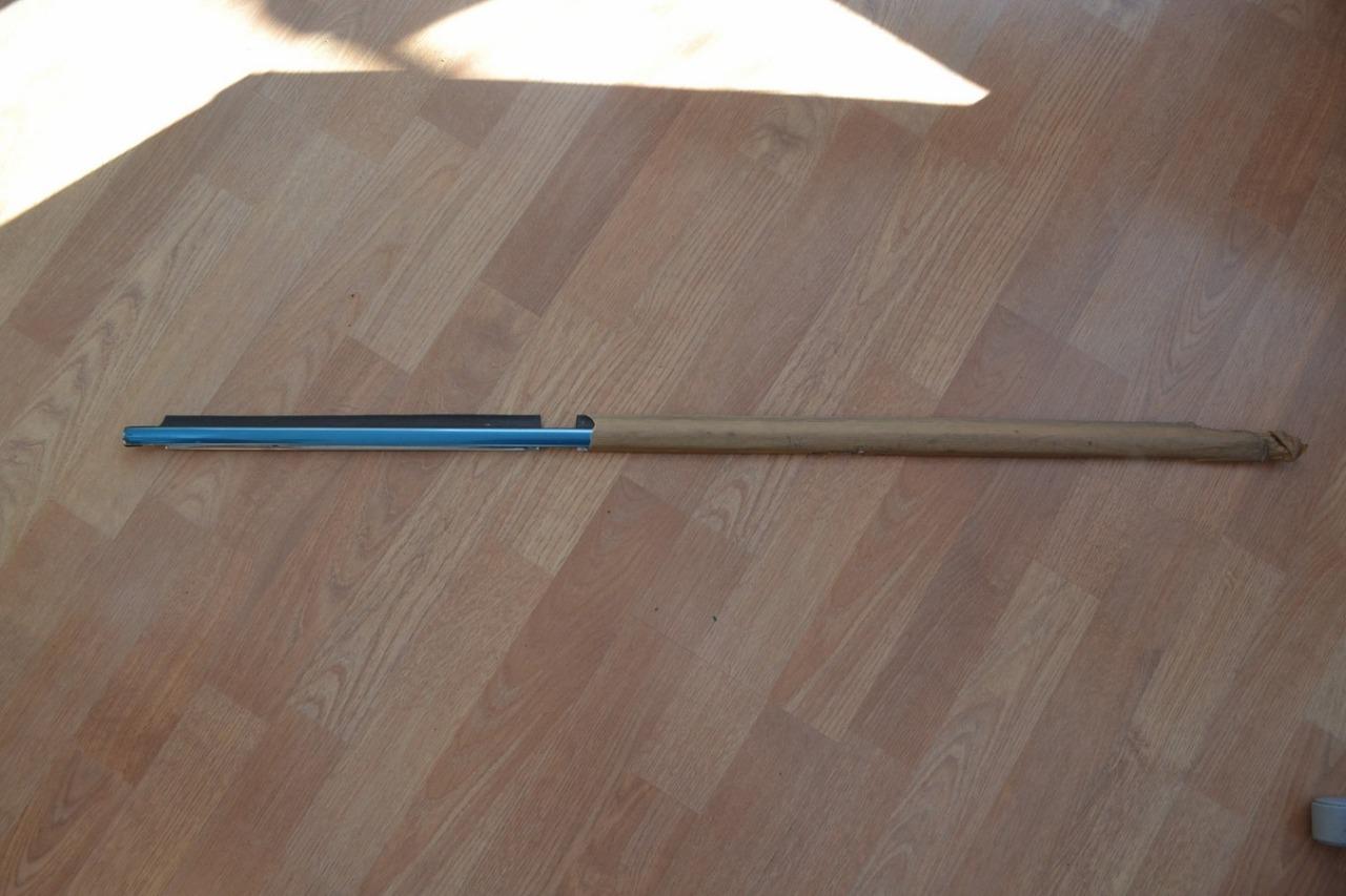 Lèche vitre extérieur AR DT PEUGEOT 504 LesAnciennes.com