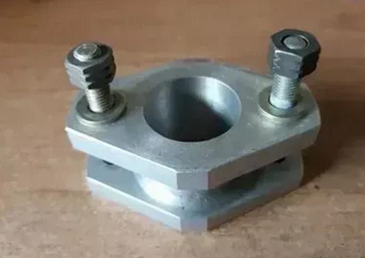 Pipe d admission Bsa , triumph ,norton LesAnciennes.com