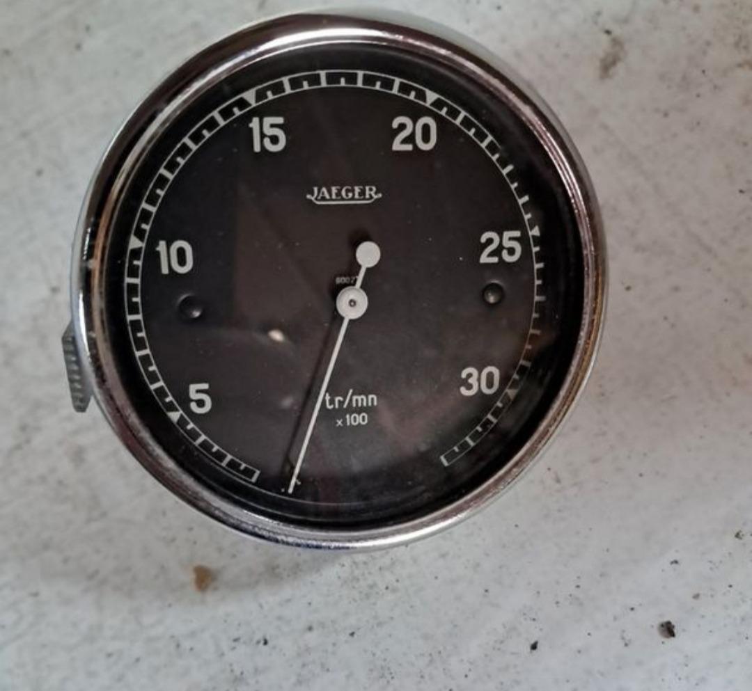 Compte-tours JAEGER Compte tours LesAnciennes.com
