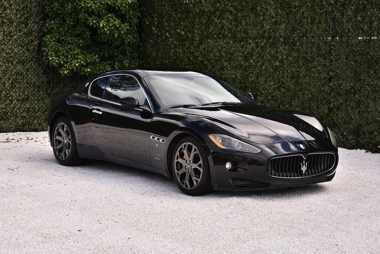 2009 Maserati GranTurismo Coupe 4,2L V8 LesAnciennes.com