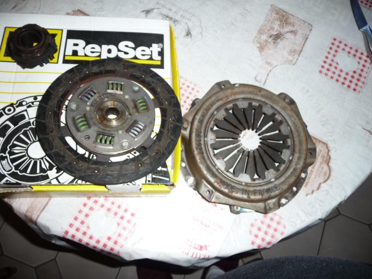 Kit embrayage RENAULT 12 (R12) LesAnciennes.com