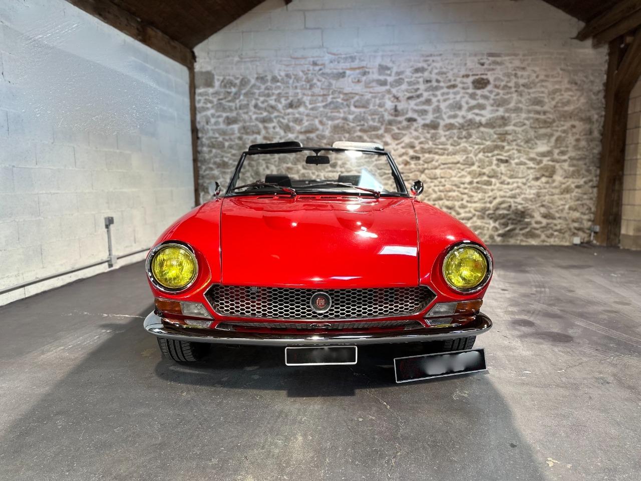 FIAT 124 1600 Spider - 1970 LesAnciennes.com